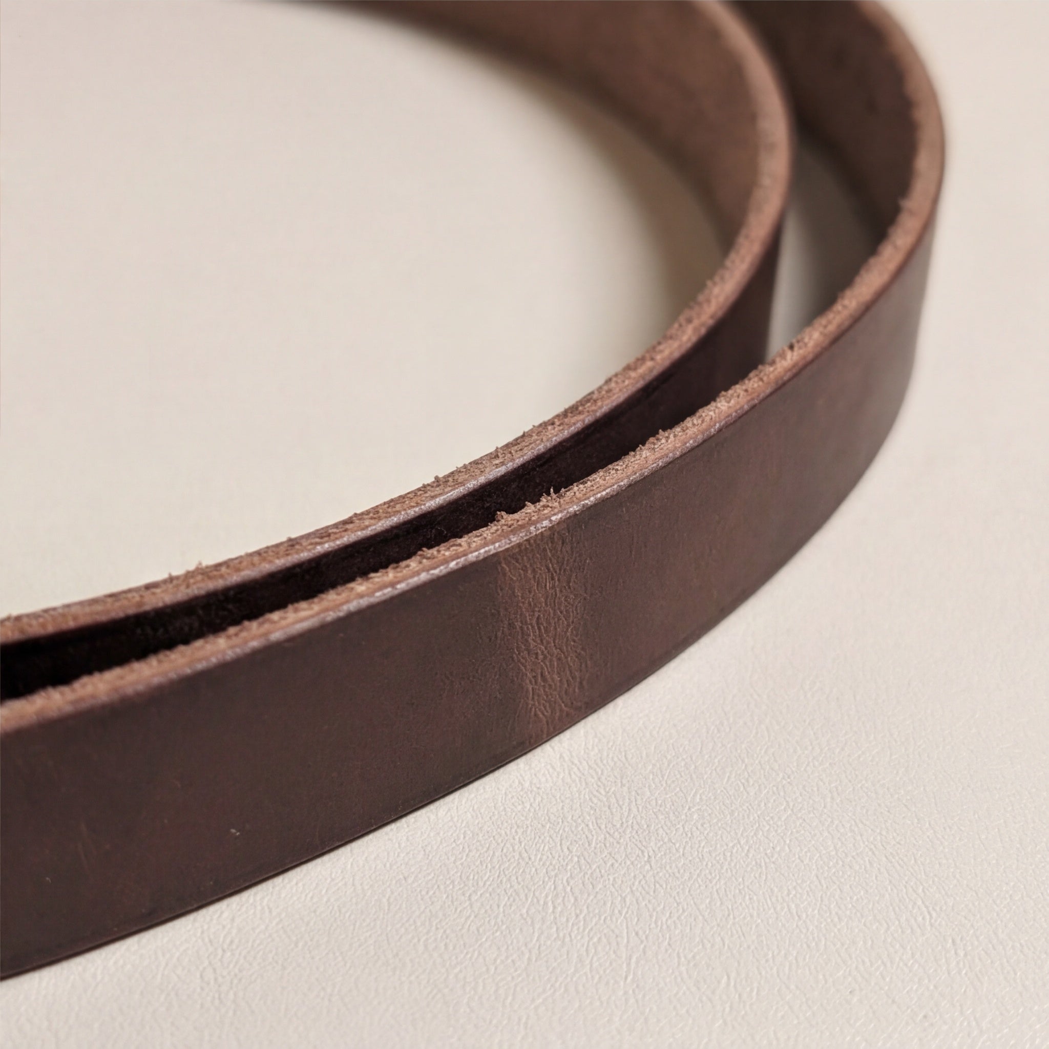 Nº21112 Premium Bridle Belt in Havana